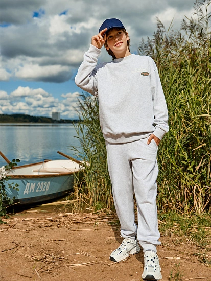 картинка КОМПЛЕКТ ДЛЯ МАЛЬЧИКОВ (СВИТШОТ, БРЮКИ) от магазина одежды для мальчиков от бренда Mark Formelle