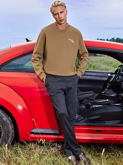 картинка Свитшот мужской бежевый с надписью "Vintage vibes" от магазина мужской одежды Mark Formelle