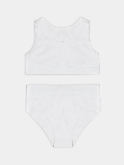 картинка Комплект для девочек белый от известного бренда одежды для девочек Mark Formelle