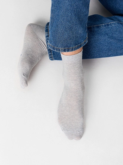 картинка Носки мужские серые от магазина мужской одежды Mark Formelle