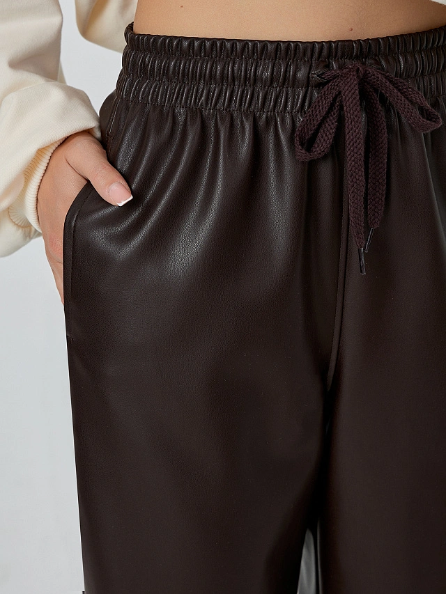 Брюки кожаные женские коричневые - 5