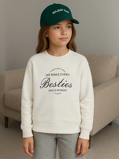 картинка Теплый свитшот для девочек бежевый с начесом от известного бренда одежды для девочек Mark Formelle