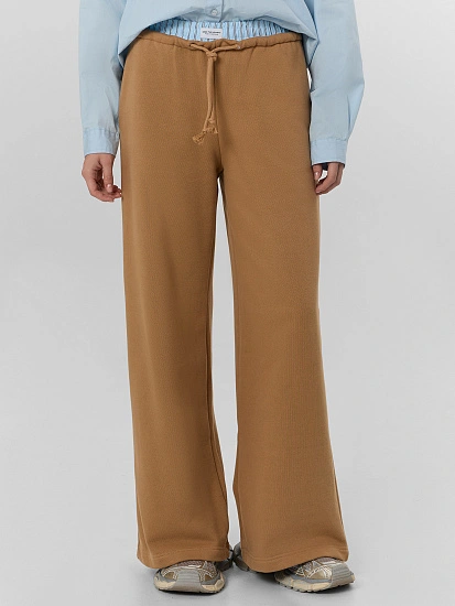 картинка Брюки женские бежевые от магазина стильной одежды Mark Formelle
