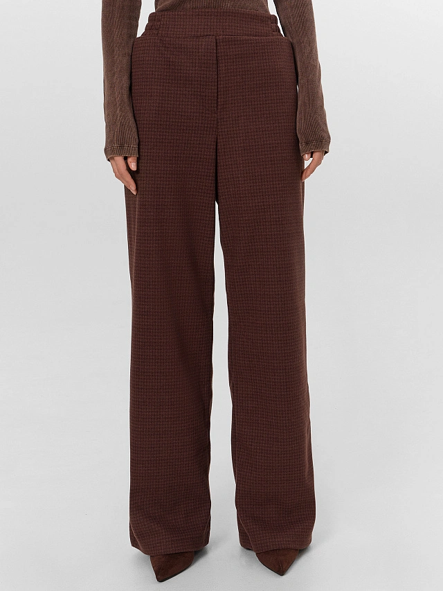 Брюки женские коричневые в клетку - 4