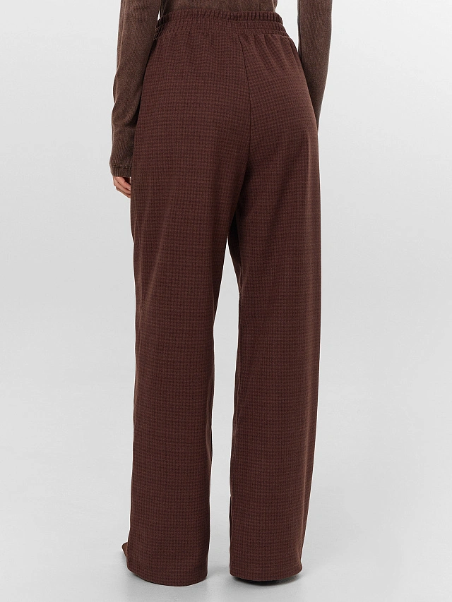 Брюки женские коричневые в клетку - 5