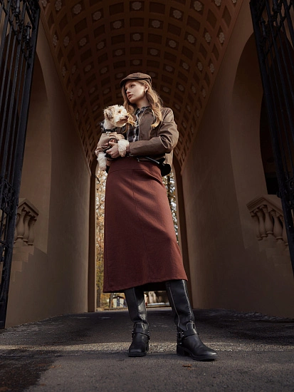 картинка Юбка женская бордовая от магазина стильной одежды Mark Formelle