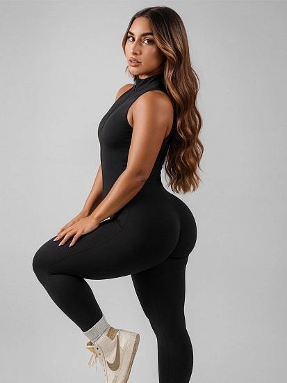 картинка Комбинезон спортивный женский черный от магазина стильной одежды Mark Formelle