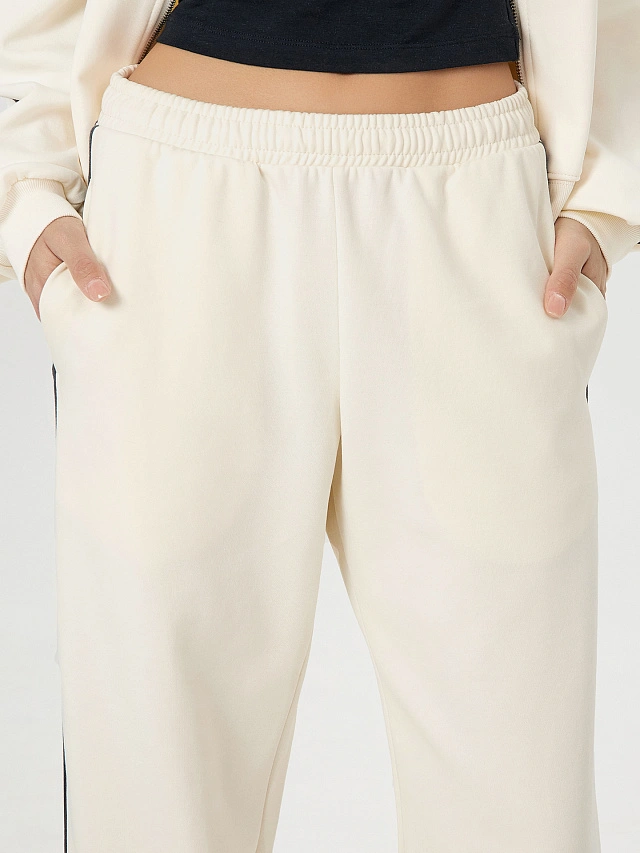 Брюки с лампасами женские молочные - 5