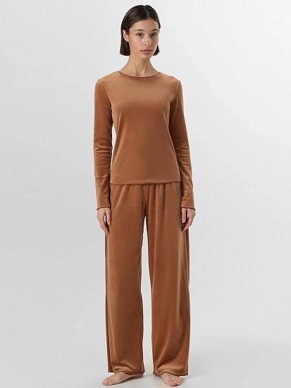 картинка Комплект домашний женский велюровый коричневый от магазина стильной одежды Mark Formelle
