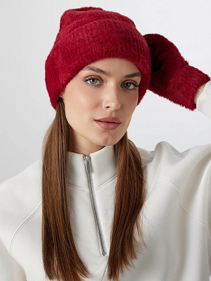 картинка Шапка зимняя женская бордовая от магазина стильной одежды Mark Formelle