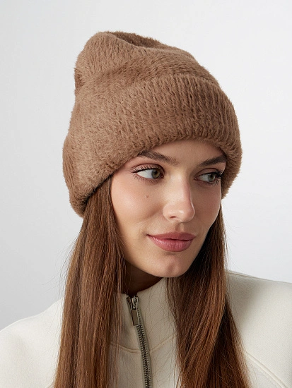 картинка Шапка зимняя женская коричневая от магазина стильной одежды Mark Formelle