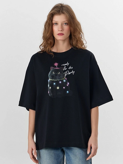 картинка Футболка женская черная с надписью "Готова к вечеринке" от магазина стильной одежды Mark Formelle