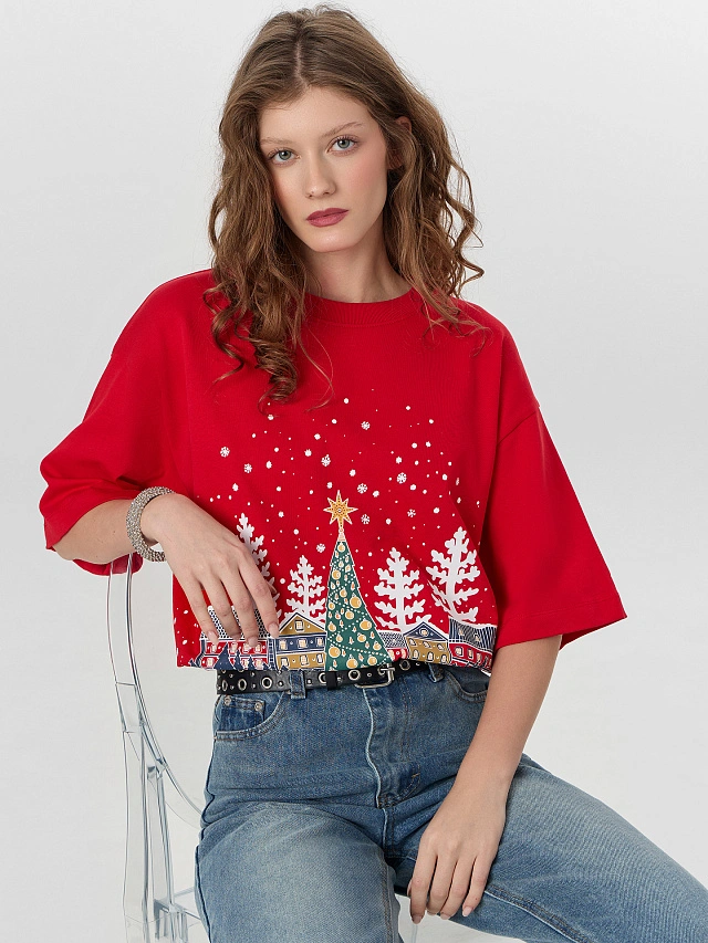 Футболка женская красная с новогодним принтом - 7