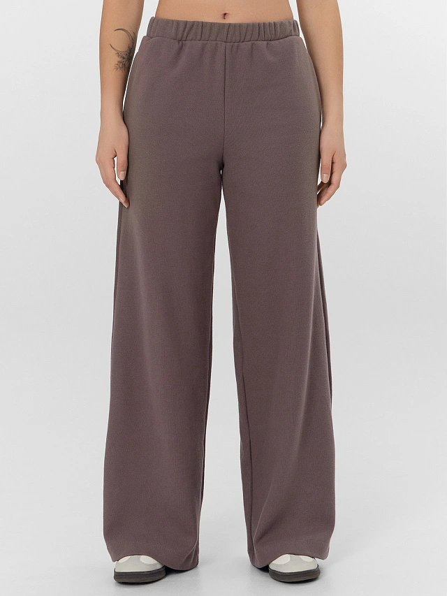 Комплект женский коричневый: джемпер и брюки - 4