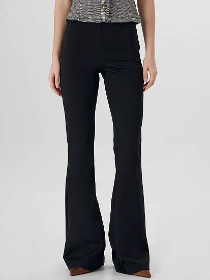картинка Брюки клеш женские черные от магазина стильной одежды Mark Formelle