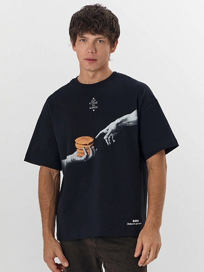 картинка Футболка мужская черная с надписью "Еду к теще на блины" от магазина мужской одежды Mark Formelle