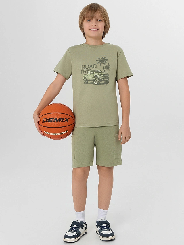 Комплект для мальчиков зеленый: футболка и шорты - 2
