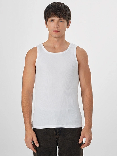 картинка Майка бельевая мужская белая от магазина мужской одежды Mark Formelle