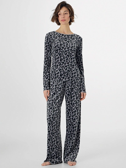 картинка Комплект домашний женский велюровый серый с леопардовым принтом от магазина стильной одежды Mark Formelle