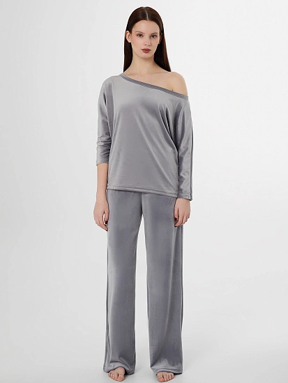 картинка Комплект домашний женский велюровый серый от магазина стильной одежды Mark Formelle