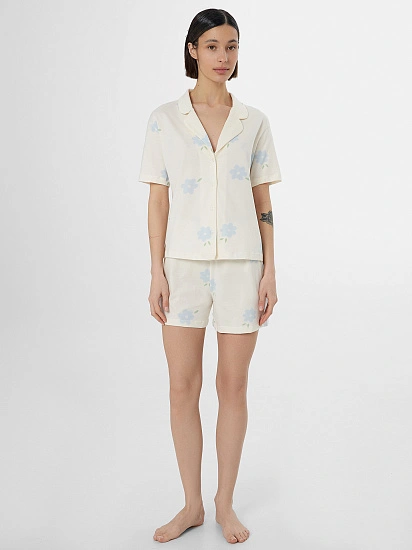 картинка Комплект домашний женский бежевый с цветочным принтом от магазина стильной одежды Mark Formelle