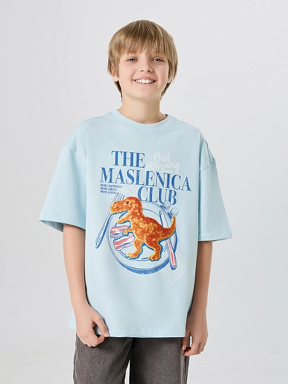 картинка Футболка для мальчиков голубая "The Maslenica club" от магазина одежды для мальчиков от бренда Mark Formelle