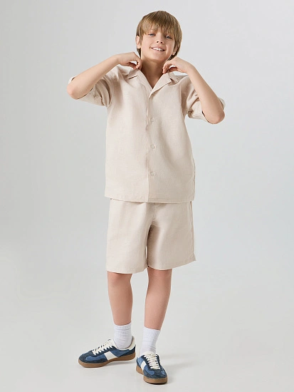 картинка Костюм льняной для мальчиков серый: шорты и рубашка от магазина одежды для мальчиков от бренда Mark Formelle