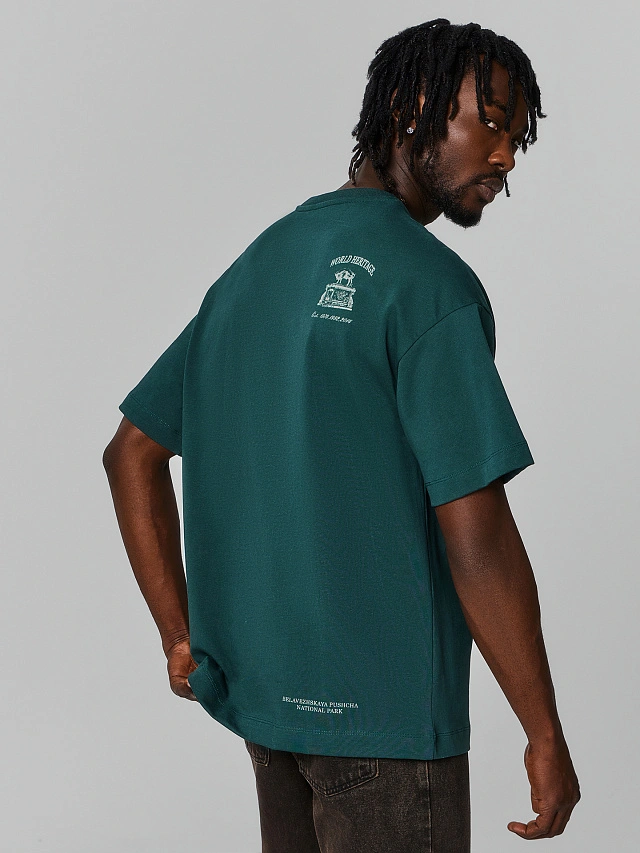 Футболка мужская зеленая с принтом зубров и надписью "Беловежская пуща. Национальный парк" - 3