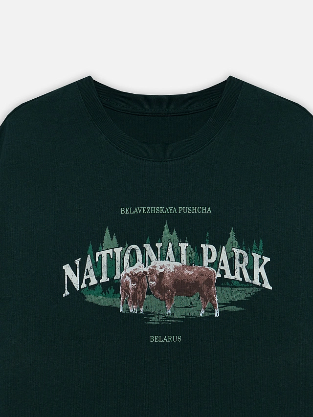 Футболка мужская зеленая с принтом зубров и надписью "Беловежская пуща. Национальный парк" - 5