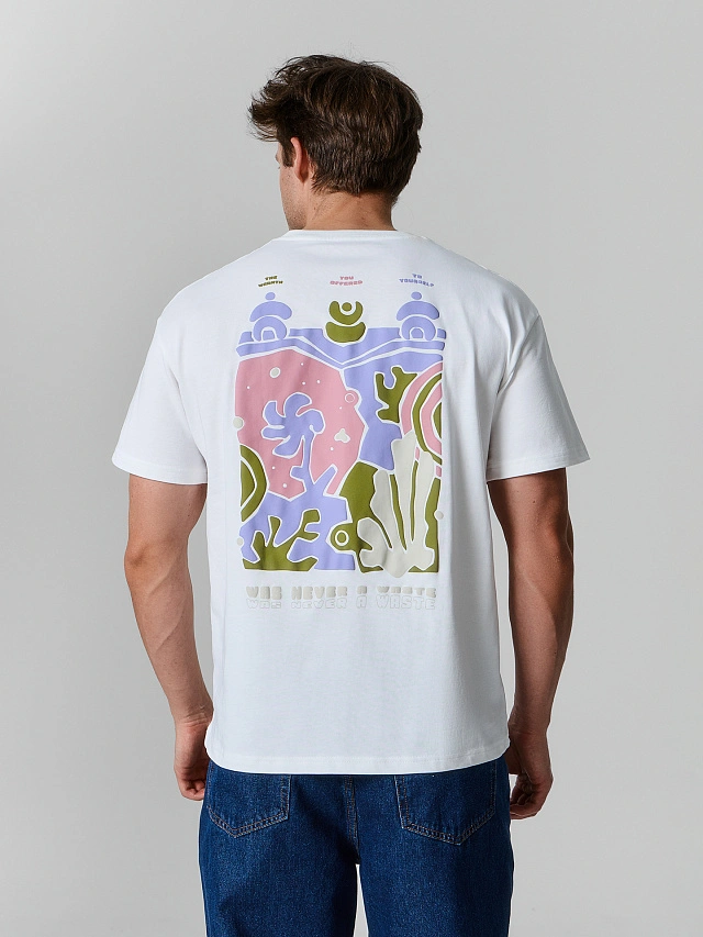 Футболка мужская белая с принтом на спине - 3