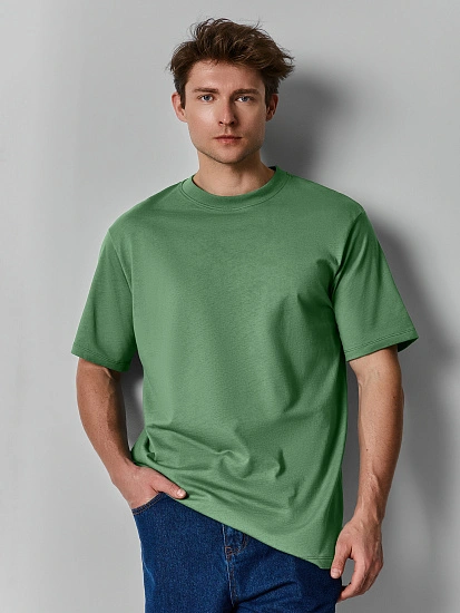 картинка Футболка мужская базовая зеленая от магазина мужской одежды Mark Formelle