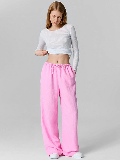 картинка Брюки женские льняные розовые от магазина стильной одежды Mark Formelle