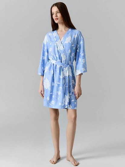 картинка Халат женский голубой с цветочным принтом от магазина стильной одежды Mark Formelle