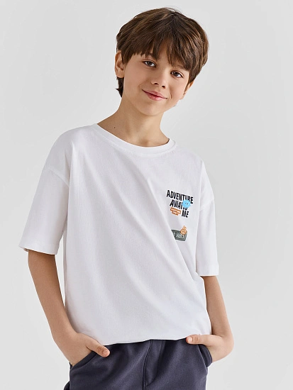 картинка Футболка для мальчиков белая  от магазина одежды для мальчиков от бренда Mark Formelle