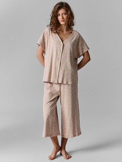 картинка Комплект домашний женский бежевый от магазина стильной одежды Mark Formelle