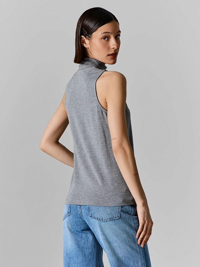 Блуза женская без рукавов серая - 2