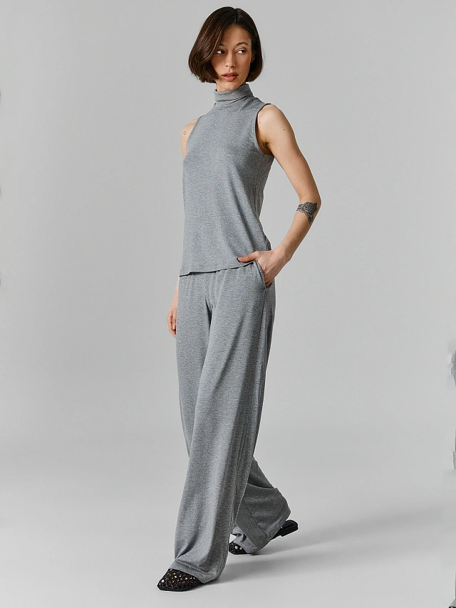 Блуза женская без рукавов серая - 4