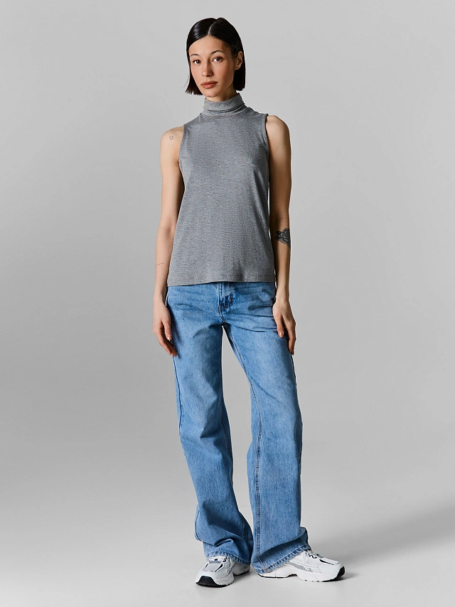 Блуза женская без рукавов серая - 5