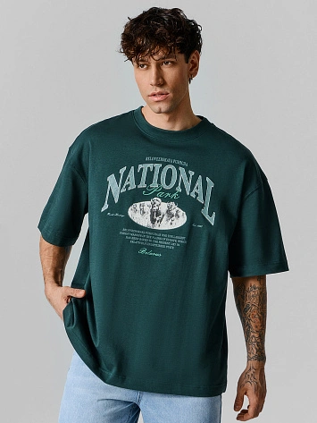 Футболка мужская зеленая с принтом зубров