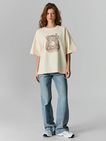 картинка Футболка женская желтая с принтом оверсайз от магазина стильной одежды Mark Formelle