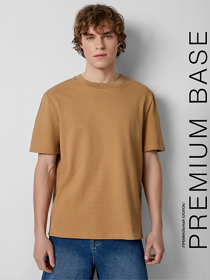 картинка Футболка свободного силуэта мужская коричневая от магазина мужской одежды Mark Formelle
