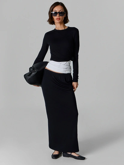 картинка Юбка женская черная миди от магазина стильной одежды Mark Formelle