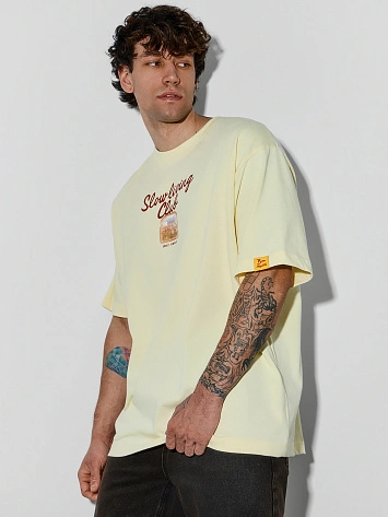 Футболка мужская желтая с принтом и надписью оверсайз