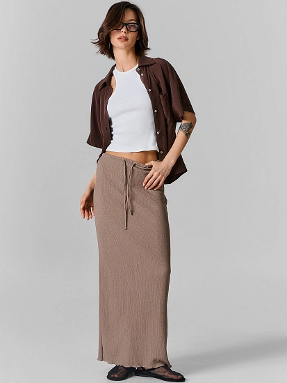 картинка Юбка женская бежевая длинная прямого кроя от магазина стильной одежды Mark Formelle