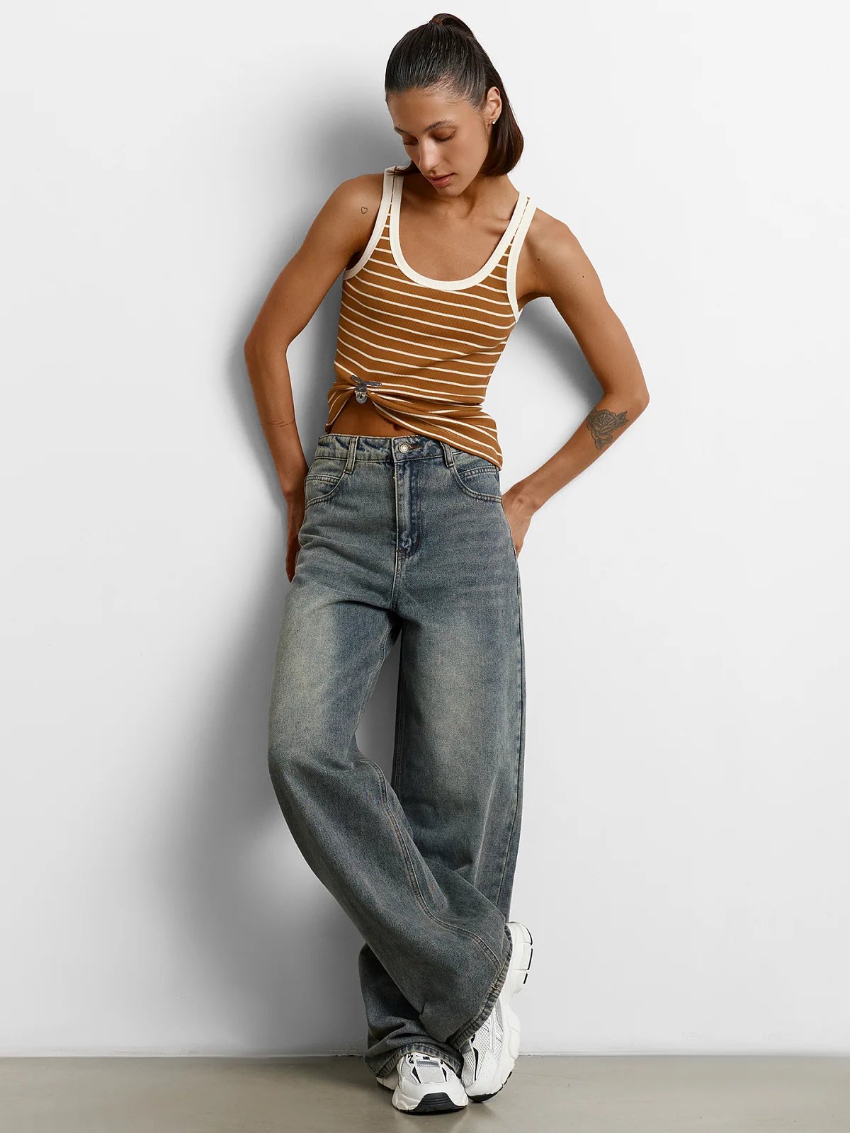 Джинсы женские baggy fit синие с эффектом выцветания